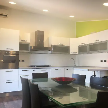 Apartment Mansarda A Pochi Passi Dal Mare Brolo