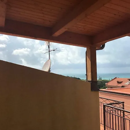 Mansarda A Pochi Passi Dal Mare * Brolo
